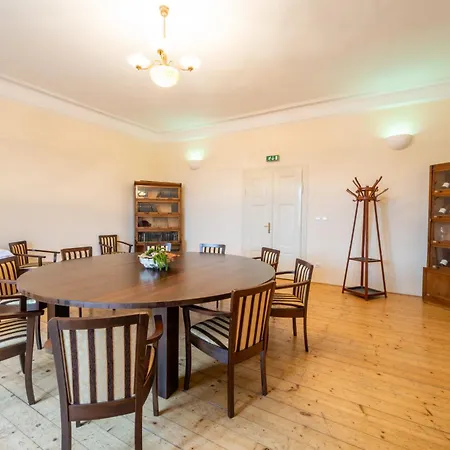 Guest house Zamek V Kostelci Nad Cernymi Lesy *