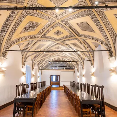 Gasthuis Zamek V Kostelci Nad Cernymi Lesy *