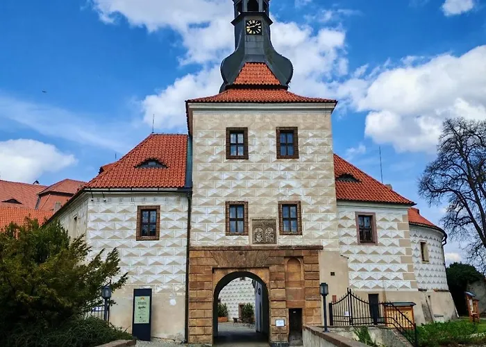 Guest house Zamek V Kostelci Nad Cernymi Lesy *