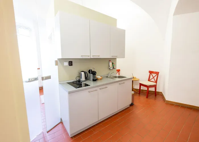 Zamek V Kostelci Nad Cernymi Lesy Kostelec nad Cernymi Lesy